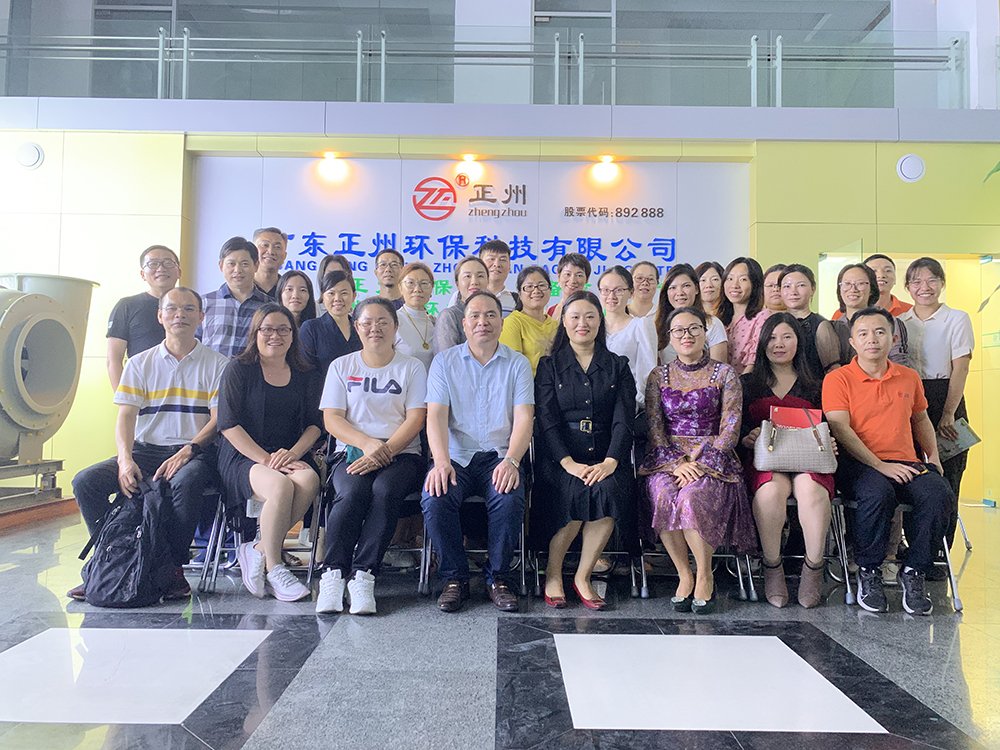 多米咨詢羅曉琴老師走進(jìn)佛山分享網(wǎng)絡(luò)營銷